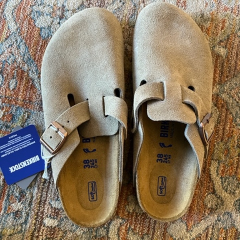 NWT Birkenstock Boston Clog - Taupe Suede - Size 7 Women's; Size 5 Men's